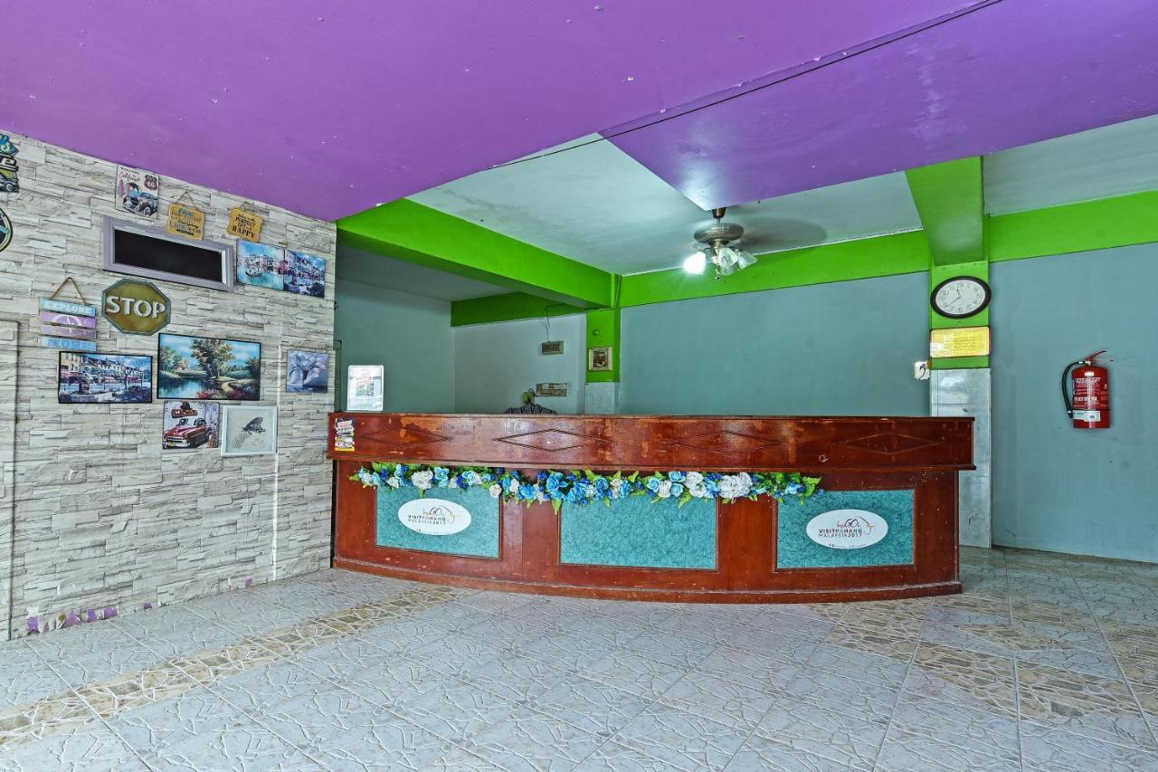 Oyo 90565 Teresek View Motel Куала-Тахан Экстерьер фото