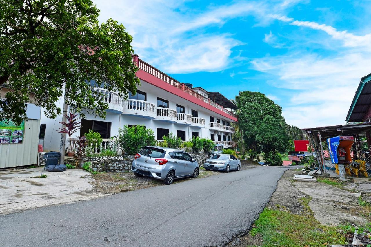 Oyo 90565 Teresek View Motel Куала-Тахан Экстерьер фото