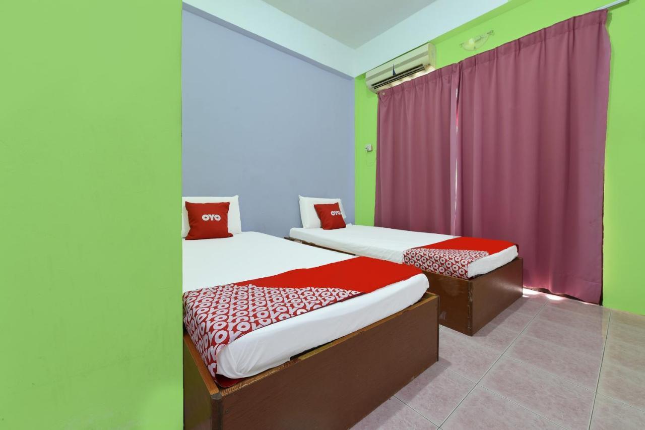 Oyo 90565 Teresek View Motel Куала-Тахан Экстерьер фото
