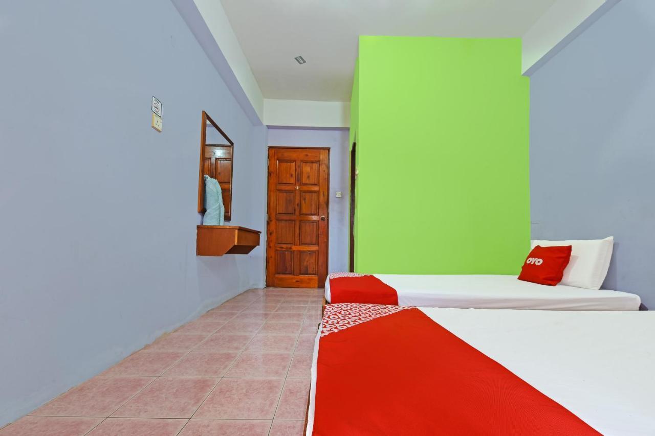 Oyo 90565 Teresek View Motel Куала-Тахан Экстерьер фото