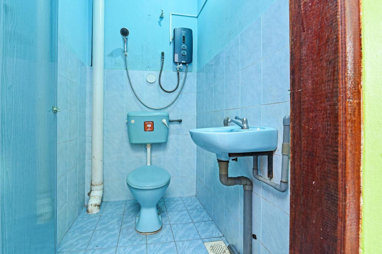 Oyo 90565 Teresek View Motel Куала-Тахан Экстерьер фото