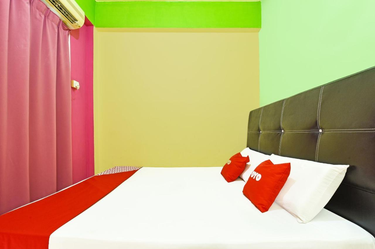 Oyo 90565 Teresek View Motel Куала-Тахан Экстерьер фото