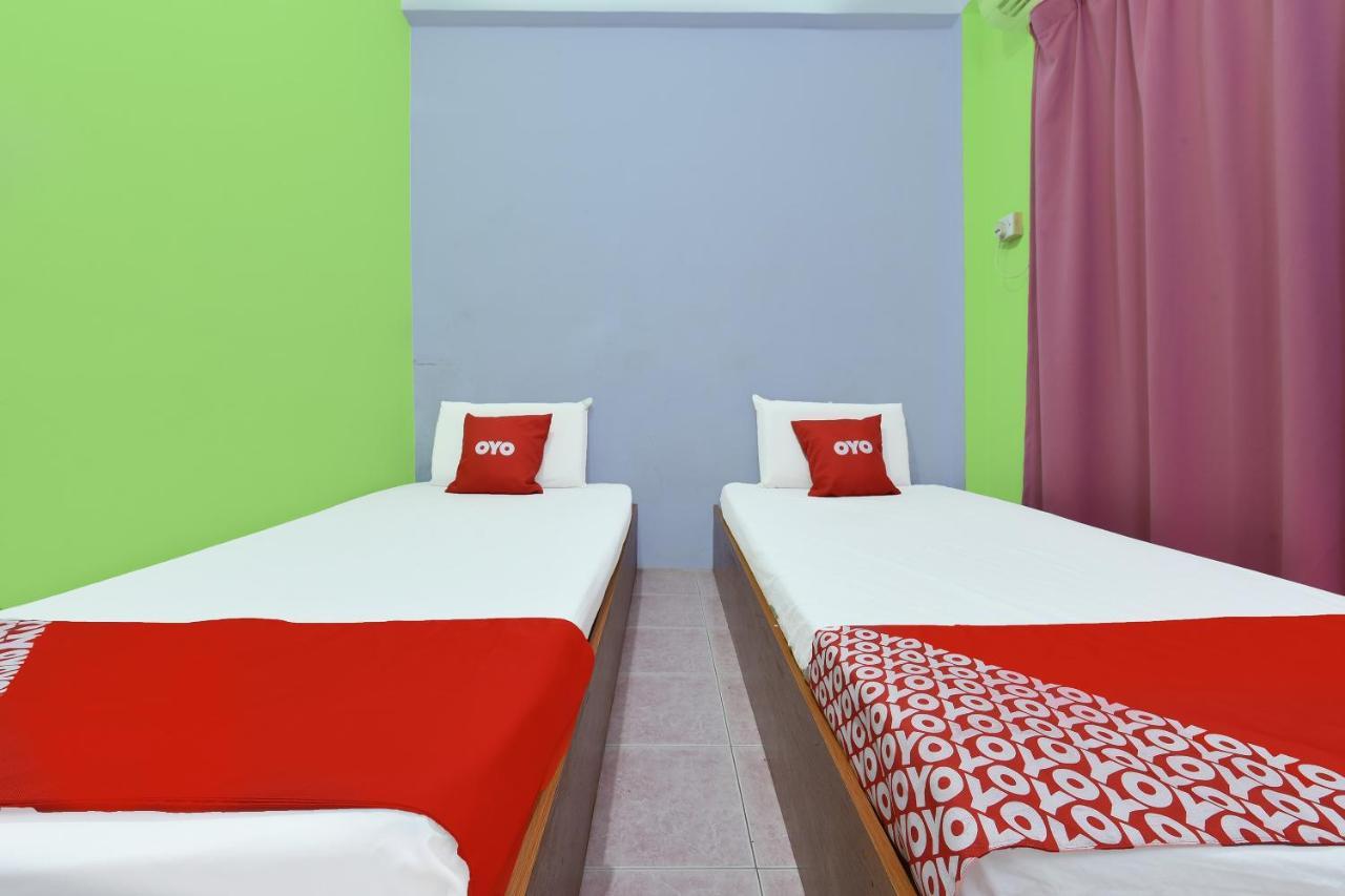Oyo 90565 Teresek View Motel Куала-Тахан Экстерьер фото